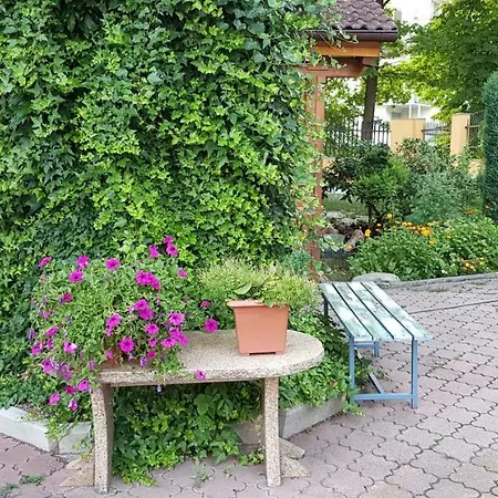 ゲストハウス Miltom 3*